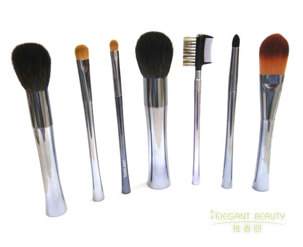 雅香麗成套化妝刷是否通過了相關的安全和質(zhì)量認證？