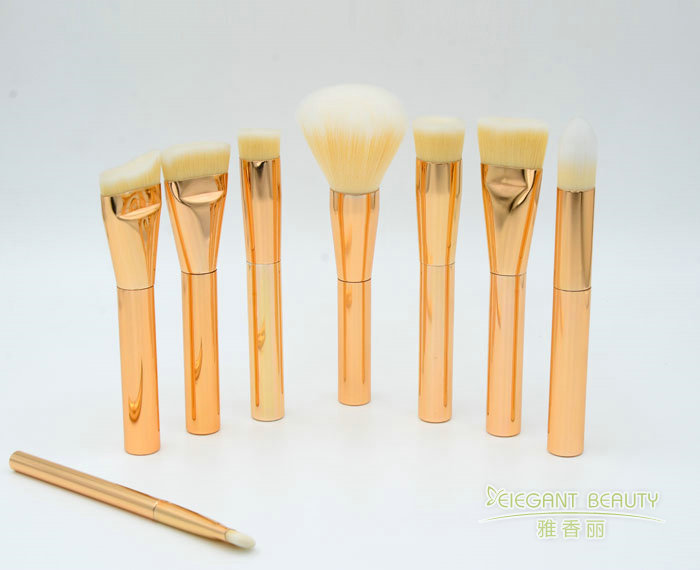 成套化妝刷的刷柄防滑紋路設計依據哪些人體工學原則？